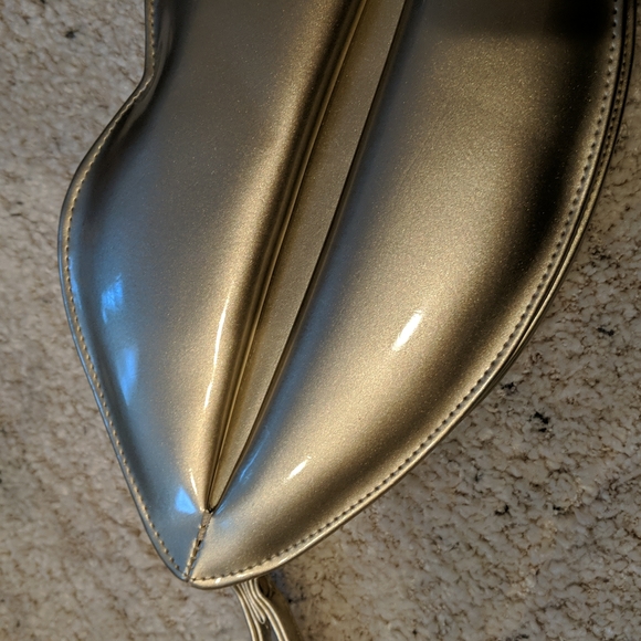 Gold Poly Lips Wristlet Purse - Picture 5 of 8